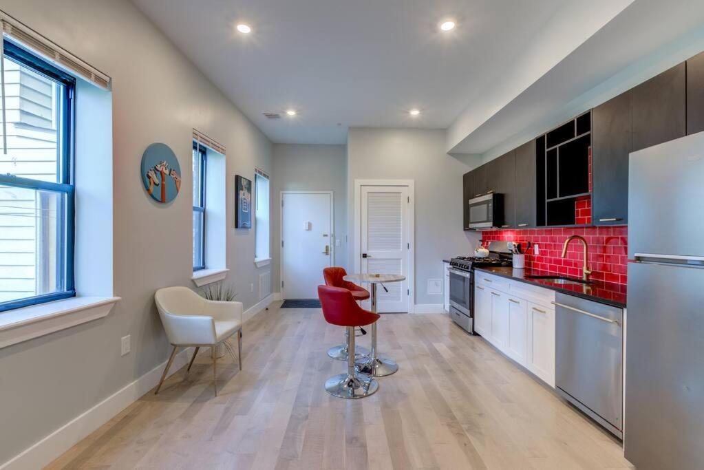 Luxury Designer Theme 2Br Apt Near Nyc / Thepath Apartment Newark Bagian luar foto