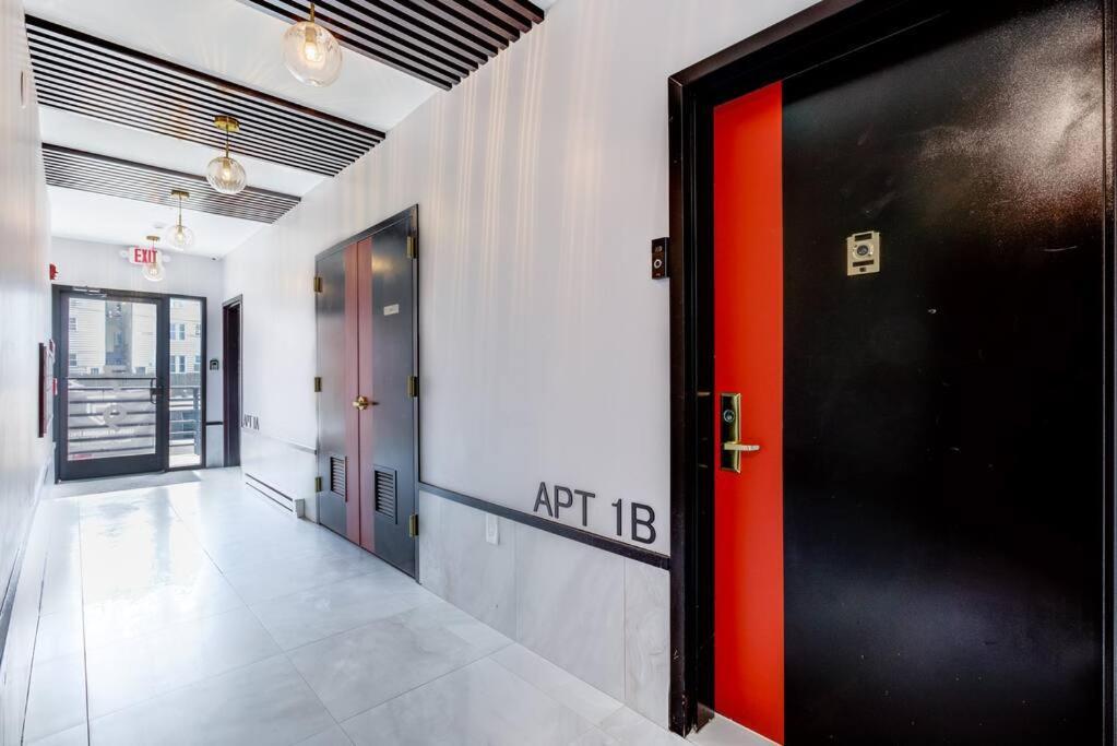 Luxury Designer Theme 2Br Apt Near Nyc / Thepath Apartment Newark Bagian luar foto